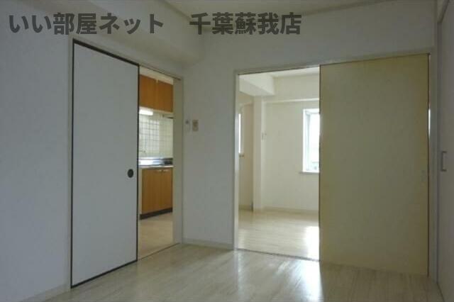 その他部屋・スペース　広くて明るい寝室