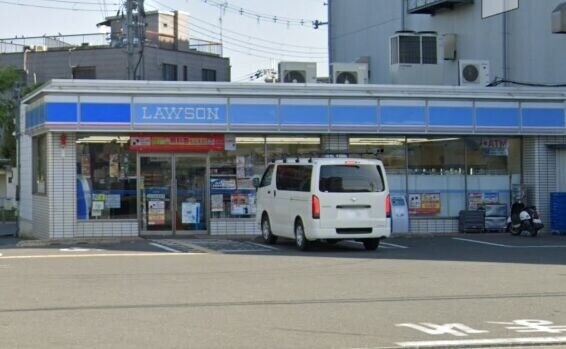 コンビニ　ローソン摂津鳥飼上二丁目店（コンビニ）まで237m