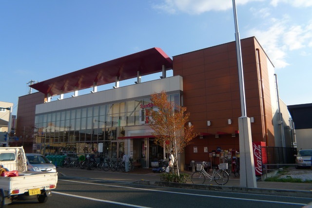 ドラックストア　ツルハドラッグ高知比島店（ドラッグストア）まで672m