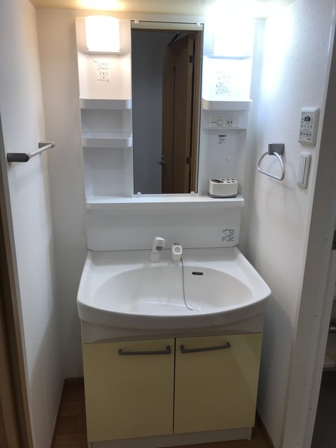 洗面設備　写真は同タイプ住居です。