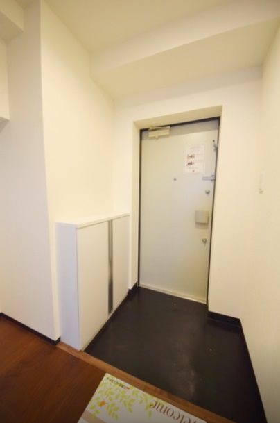 玄関　内見予約受付中、お気軽にお問い合わせください。【0037-6