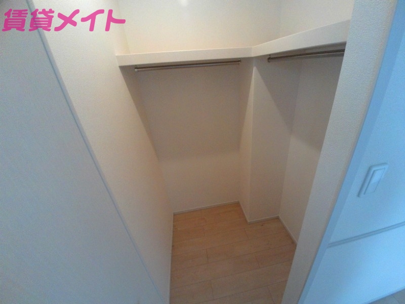 収納　同型参考写真