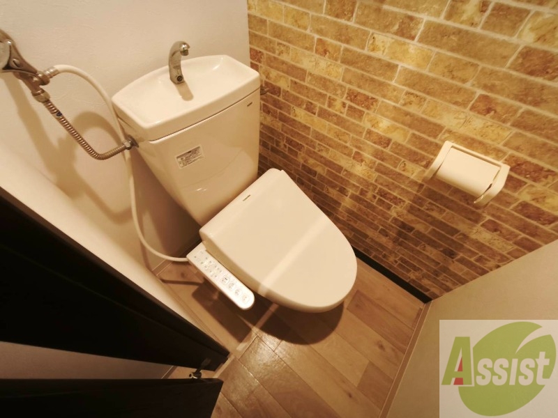 トイレ　こちらはトイレです。清潔感があり、安心して使用できます。