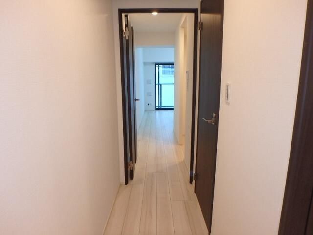 玄関　※別部屋参考写真