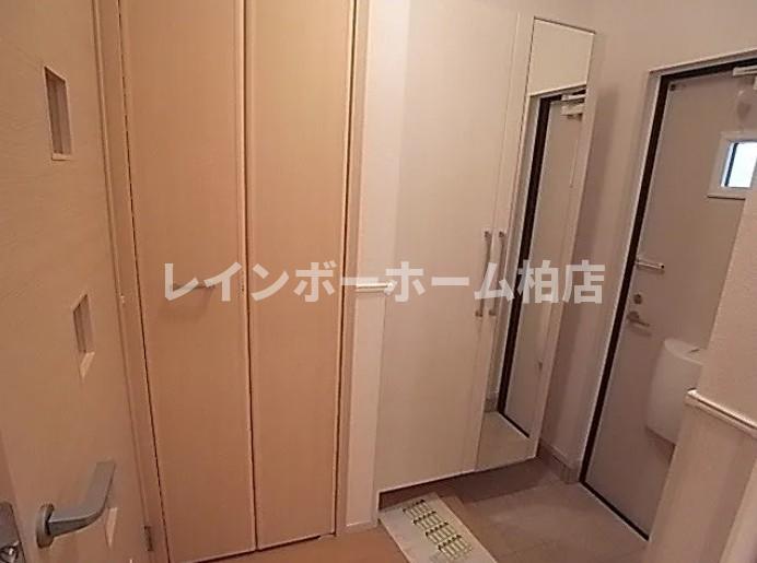 玄関　シューズボックスがあります