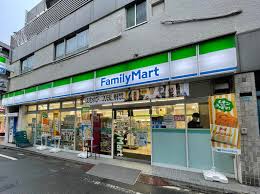 コンビニ　ファミリーマート 椎名町駅前店（コンビニ）まで79m