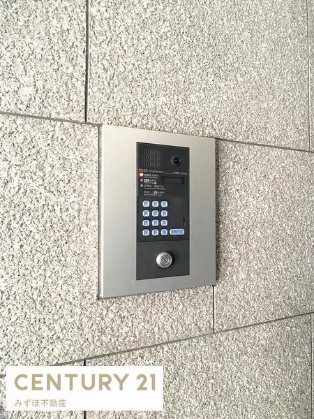 エントランス　オートロック付で不審者をシャットアウト☆