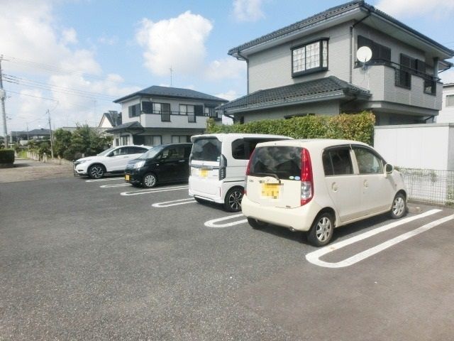 駐車場　敷地内駐車場