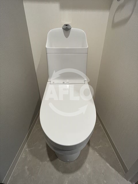 トイレ　ベルンガーデン上本町　温水洗浄便座