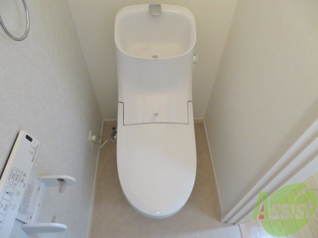 トイレ　トイレはこちらのオシャレなウォシュレット付きになりますね