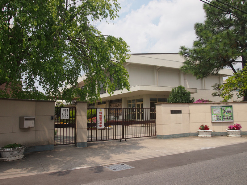 小学校　佐保小学校（小学校）まで390m