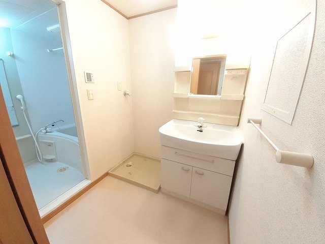 洗面設備　コンパクトで使いやすい洗面所