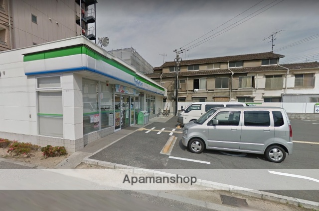 コンビニ　ファミリーマート（コンビニ）まで675m