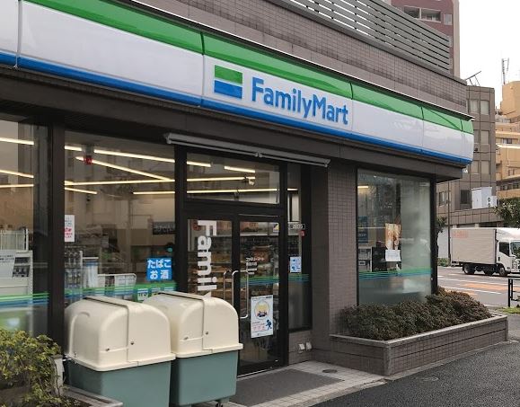 コンビニ　ファミリーマート東品川店（コンビニ）まで126m