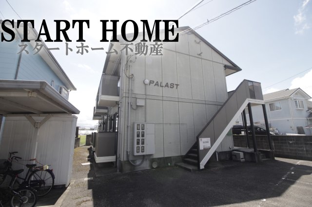 建物外観　落ち着いた雰囲気の外観です