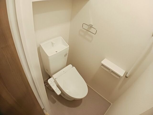 トイレ　落ち着いたトイレです