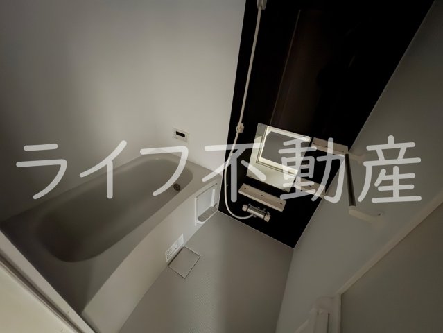 バス・シャワールーム　落ち着いた空間のお風呂です