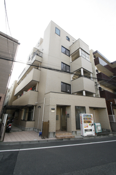 建物外観　西小山駅徒歩７分。オートロック付のマンション