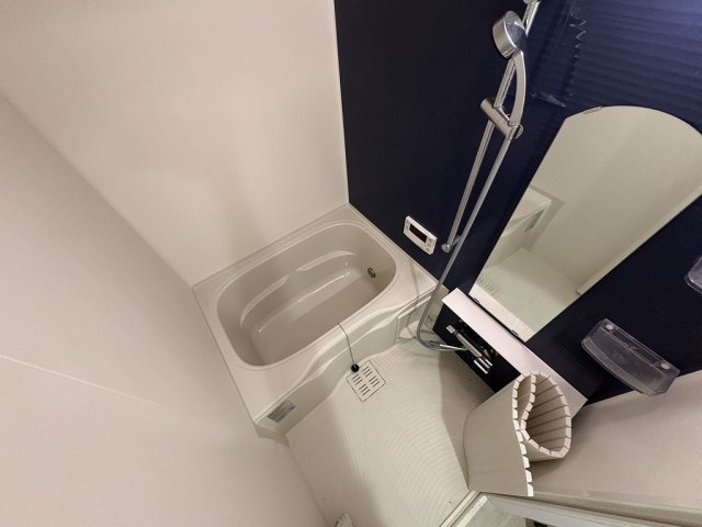 バス・シャワールーム　コンパクトで使いやすいお風呂です