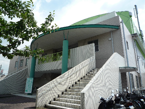 図書館　八幡市立男山市民図書館（図書館）まで358m