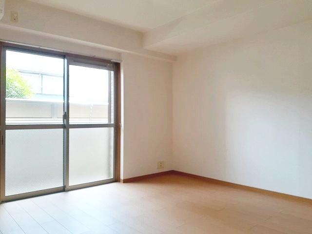 居室・リビング　開放感のあるゆったりとしたお部屋です♪