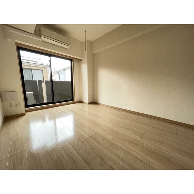 居室・リビング　同物件別部屋写真