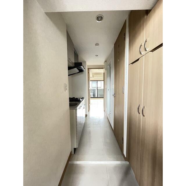 玄関　同物件別部屋写真