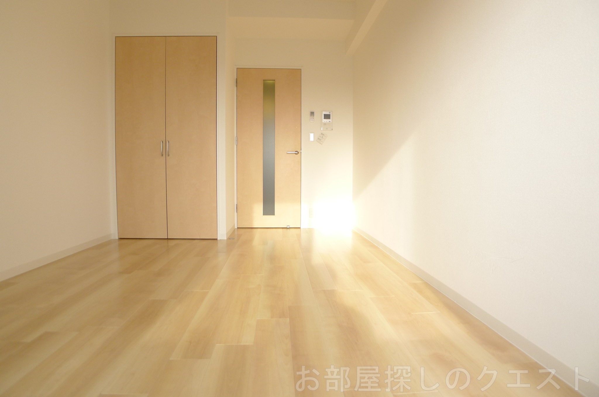 居室・リビング　(写真は同タイプ）