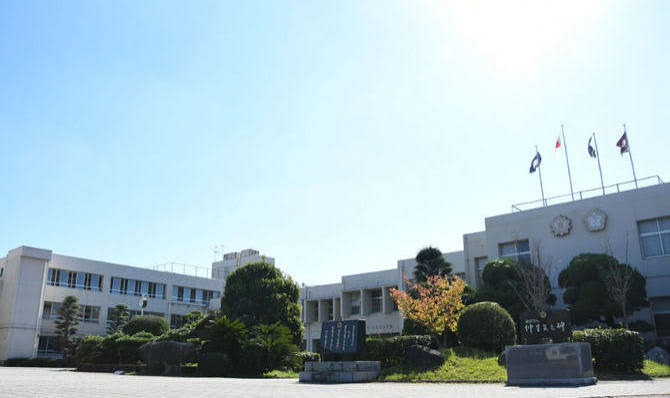 高校・高専　福岡県立嘉穂高校（高校・高専）まで258m