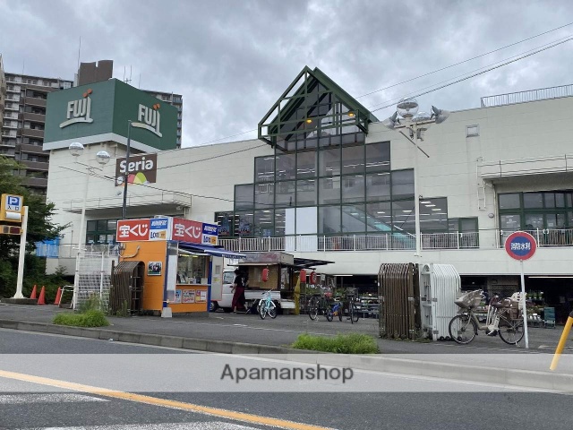 スーパー　ＦＵＪＩ善行店（スーパー）まで458m
