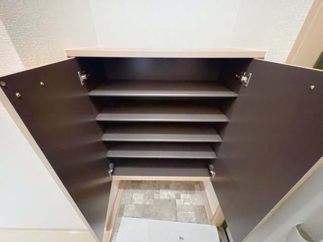 収納　掲載写真は同型モデルを掲載しており実際のお部屋と仕様等が異な