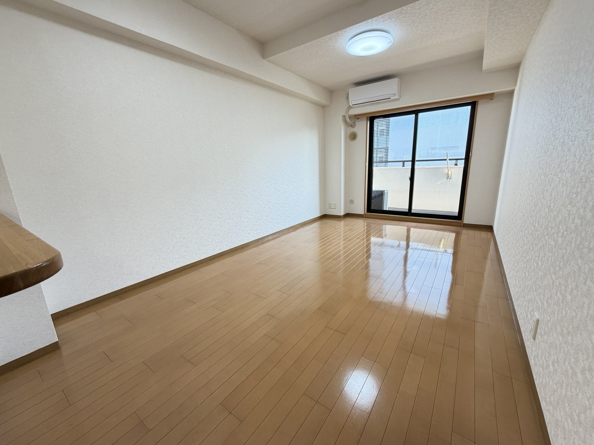 グランドパレス花京院の居間写真