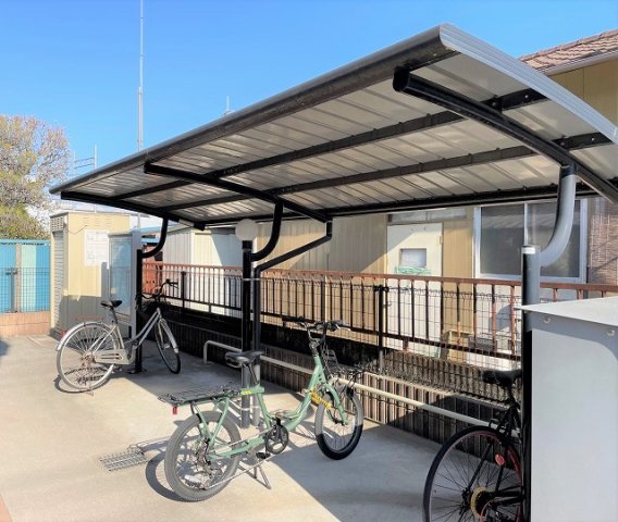 その他　屋根付き駐輪場