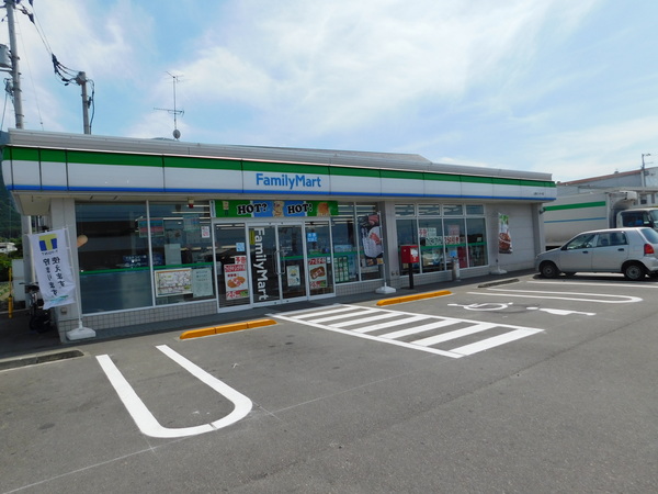 コンビニ　ファミリーマート土居インター店（コンビニ）まで1083m