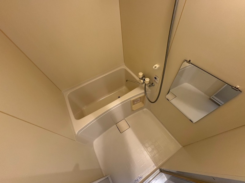バス・シャワールーム　お風呂になります。一日の疲れを癒してくださいね。