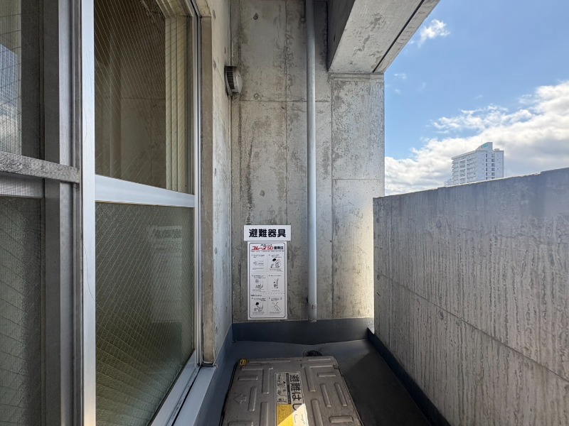 バルコニー　バルコニーです。洗濯物を干したり一息ついたりできますね！