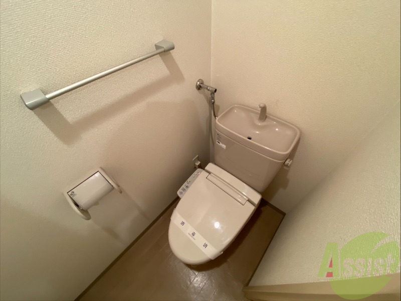 トイレ　こちらはトイレです。清潔感があり、安心して使用できます。