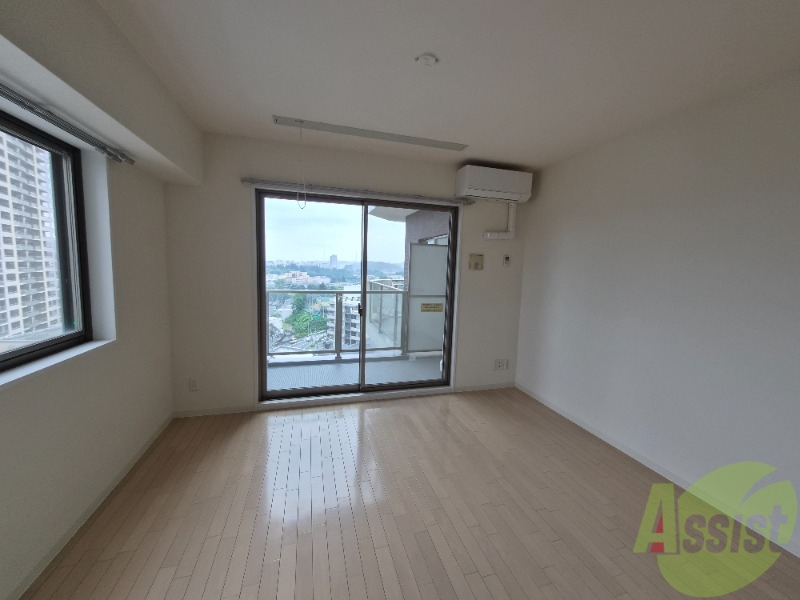 居室・リビング　白基調のお部屋は、部屋が明るく広く感じますね。