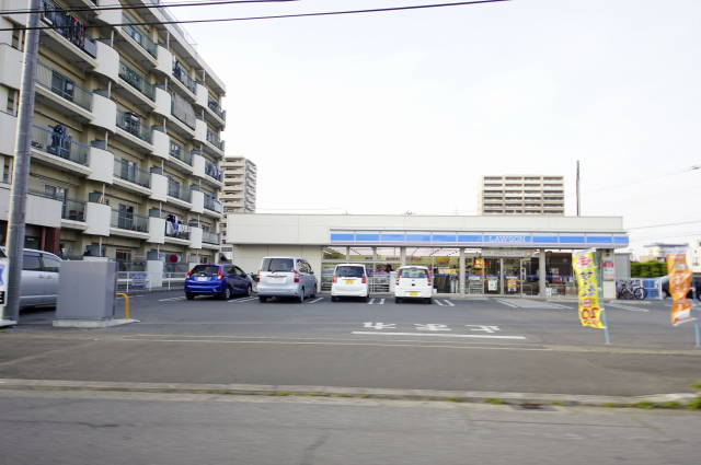 コンビニ　ローソン小山駅東通り二丁目店（コンビニ）まで464m