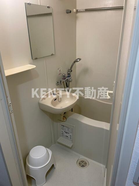 バス・シャワールーム　コンパクトで使いやすいお風呂です