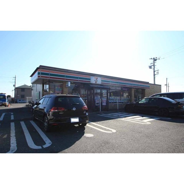 コンビニ　セブンイレブン土浦滝田１丁目店（コンビニ）まで812m