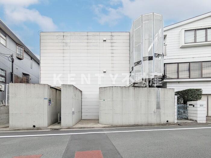 建物外観　落ち着いた雰囲気の外観です