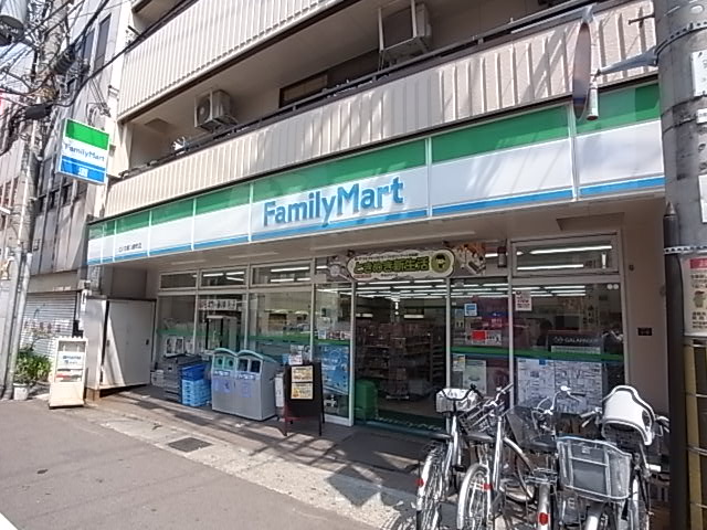 コンビニ　ファミリーマート（コンビニ）まで112m