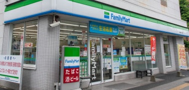 コンビニ　ファミリーマート+練馬北町一丁目店（コンビニ）まで240m