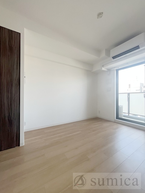 バルコニー　ワンちゃんも嬉しい明るいお部屋です