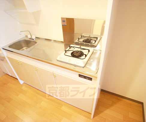 キッチン　まな板を置くスペースもありますよ