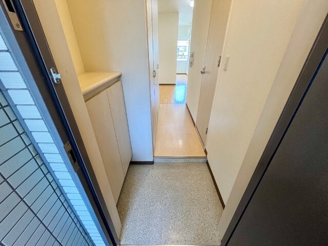 玄関　コンクリート打ちっぱなしのお洒落なお部屋