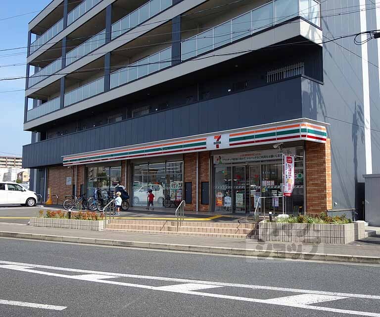 コンビニ　セブンイレブン 向日東田中瀬店（コンビニ）まで800m