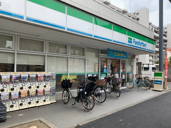 コンビニ　ファミリーマート大島四丁目店（コンビニ）まで44m