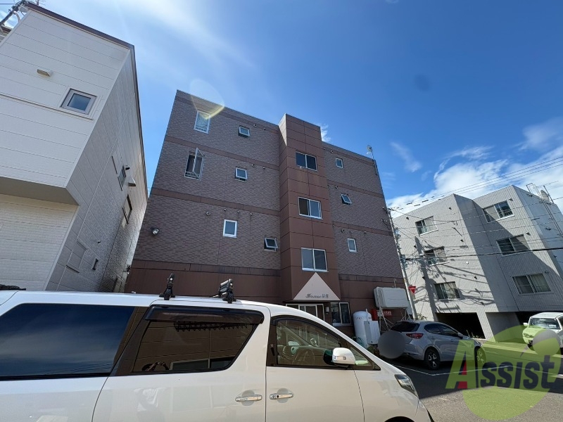 建物外観　札幌市中央区宮の森１条「アベニュー神宮」